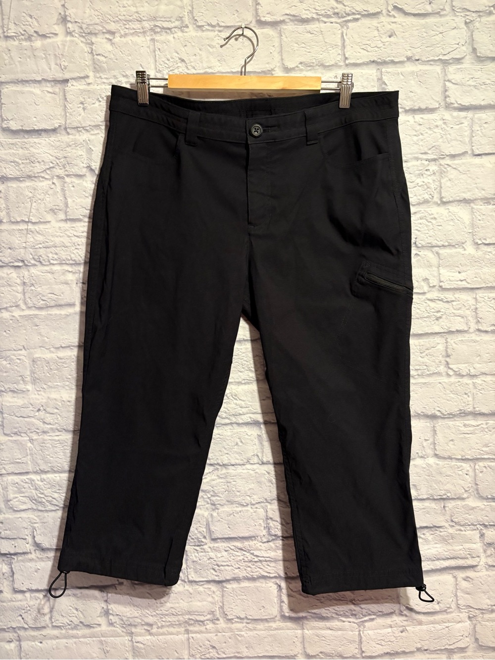Eddie Bauer Black Women's Cropped Pants Size 16